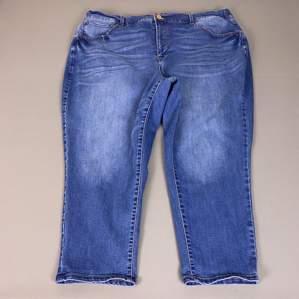 Terra & Sky Jeans Women's Plus Size 3X 24W-26W Medium Wash Cropped Straight